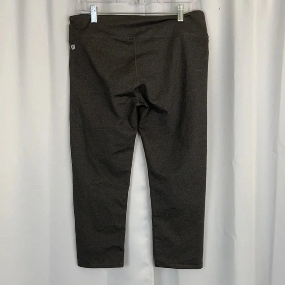 Fabletics New Women’s L‎ Maximum Support Four-Way Stretch Comfort Capri Leggings - Picture 2 of 6